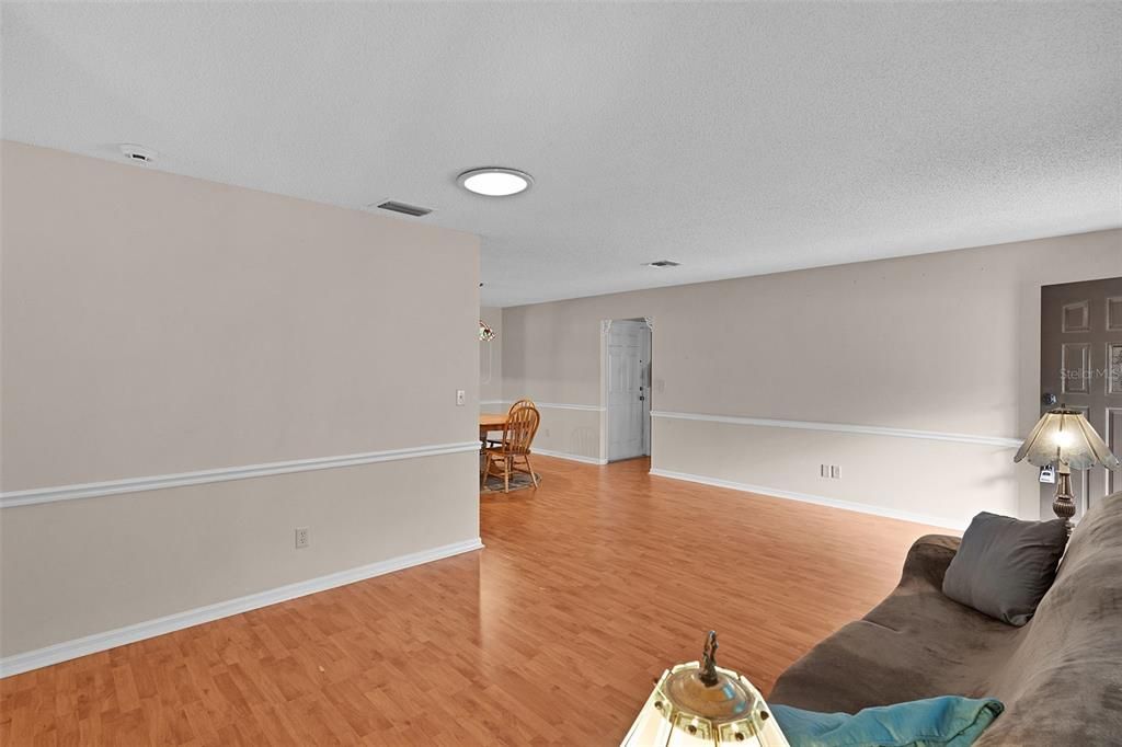 На продажу: $249,900 (3 спален, 2 ванн, 1896 Квадратных фут)