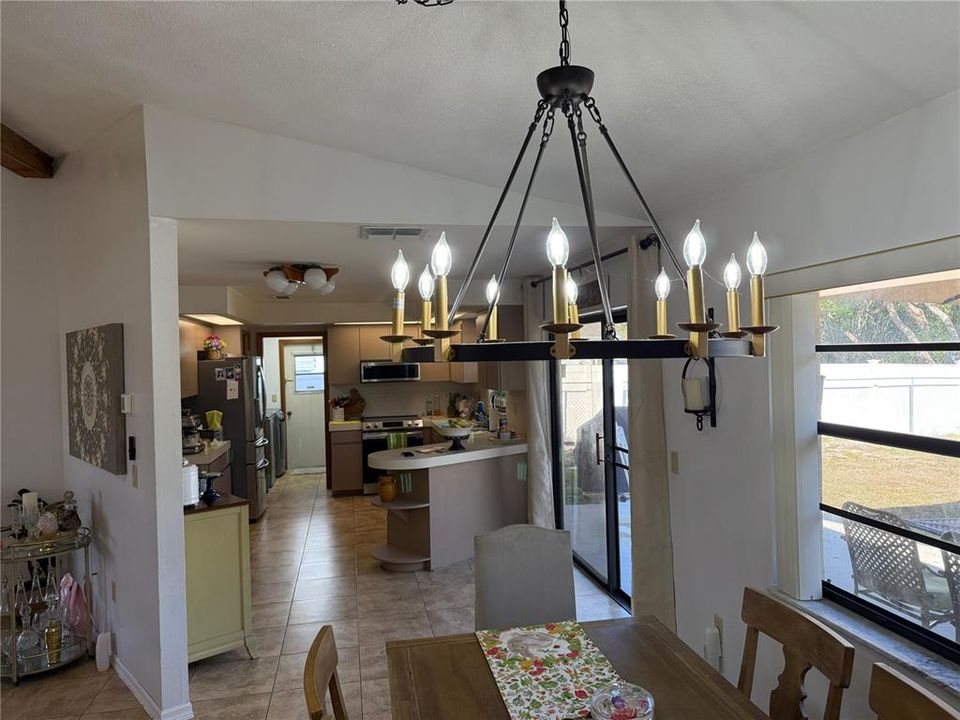 En Venta: $293,900 (2 camas, 2 baños, 1476 Pies cuadrados)