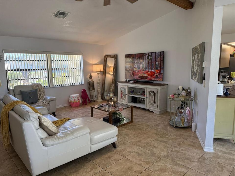 En Venta: $293,900 (2 camas, 2 baños, 1476 Pies cuadrados)