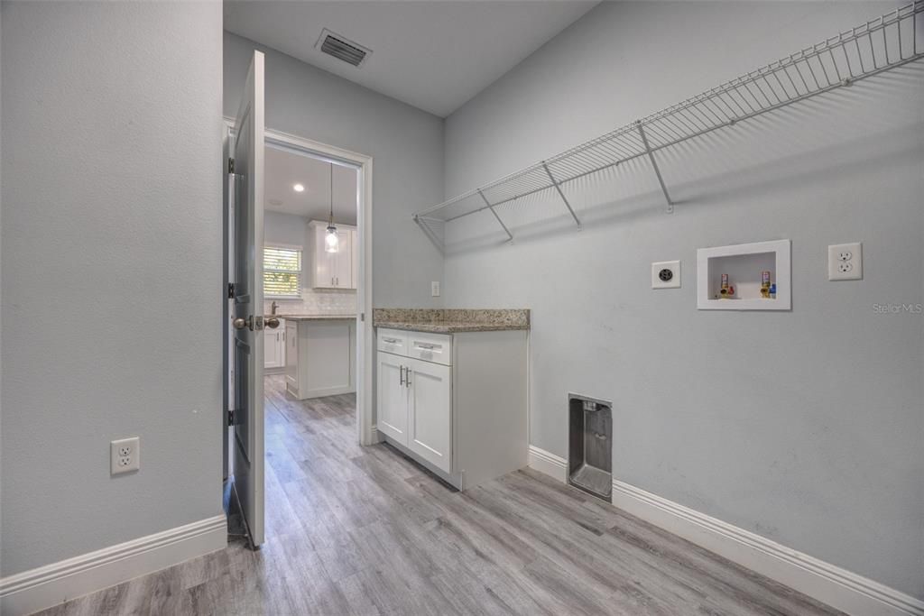 En Venta: $350,000 (3 camas, 2 baños, 1347 Pies cuadrados)