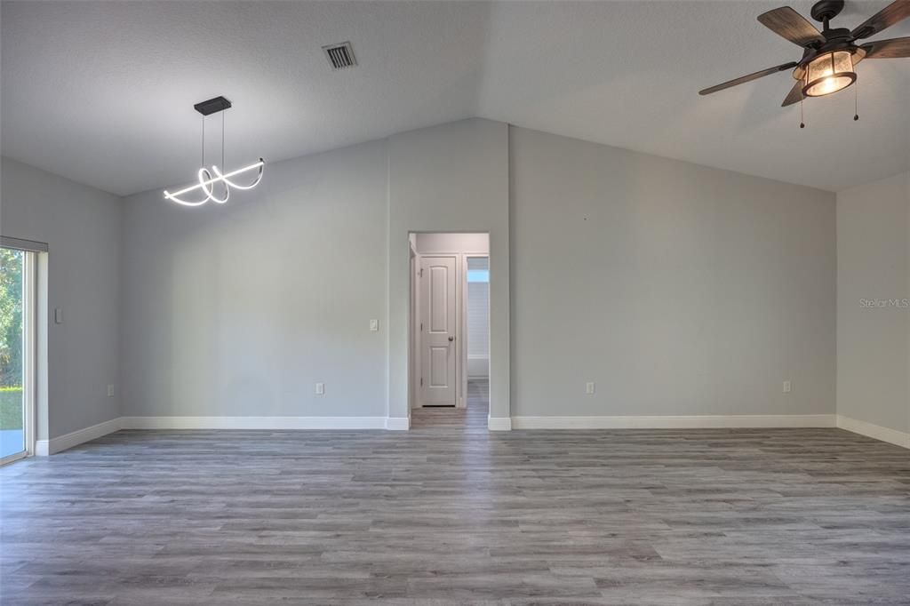 En Venta: $350,000 (3 camas, 2 baños, 1347 Pies cuadrados)