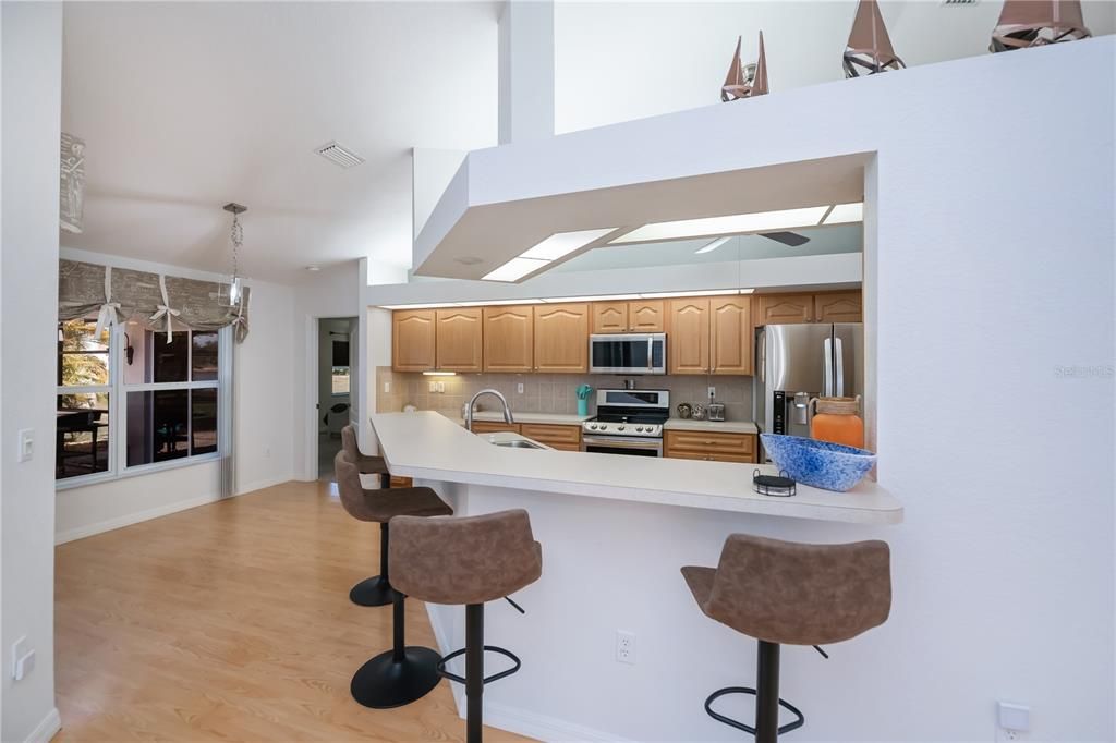 На продажу: $449,900 (3 спален, 2 ванн, 2083 Квадратных фут)