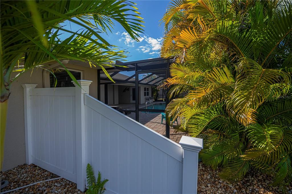 На продажу: $449,900 (3 спален, 2 ванн, 2083 Квадратных фут)