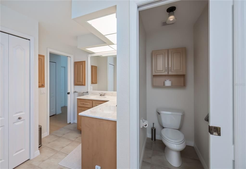 На продажу: $449,900 (3 спален, 2 ванн, 2083 Квадратных фут)