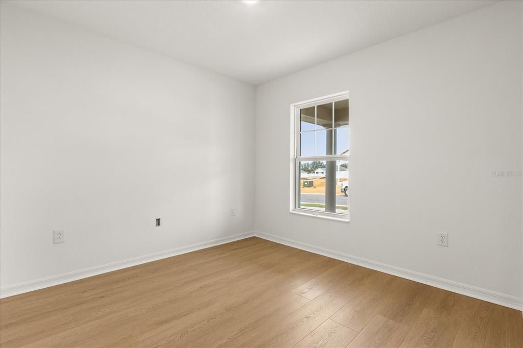 На продажу: $397,794 (4 спален, 2 ванн, 1707 Квадратных фут)