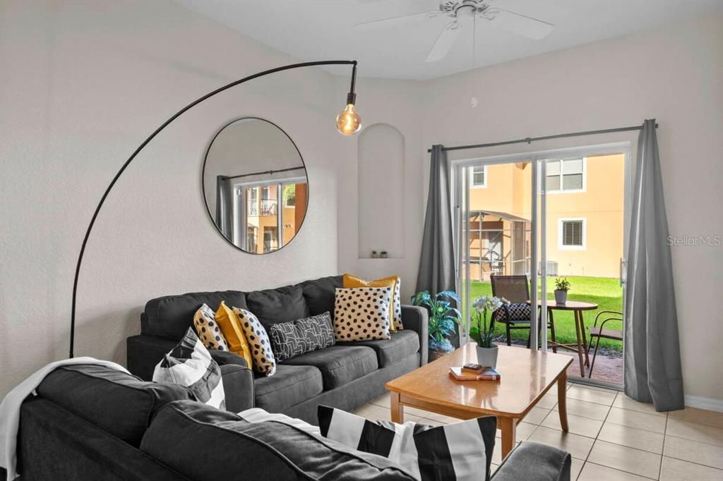 На продажу: $269,900 (3 спален, 3 ванн, 1440 Квадратных фут)