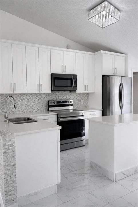 En Venta: $465,000 (4 camas, 2 baños, 1555 Pies cuadrados)