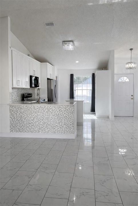 En Venta: $465,000 (4 camas, 2 baños, 1555 Pies cuadrados)