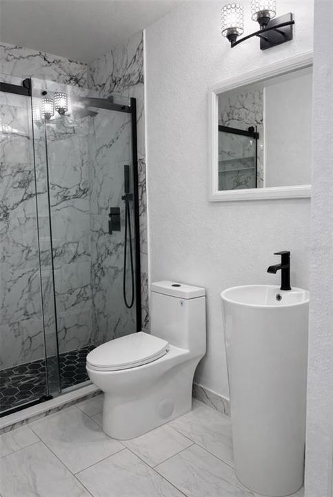 En Venta: $465,000 (4 camas, 2 baños, 1555 Pies cuadrados)