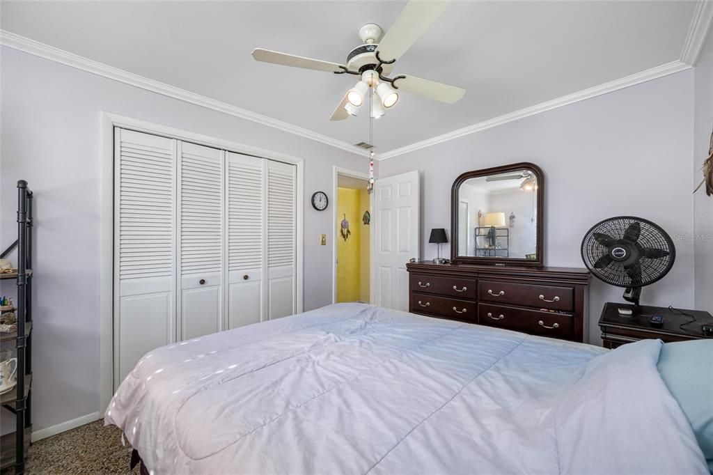 待售: $299,000 (2 贝兹, 1 浴室, 914 平方英尺)