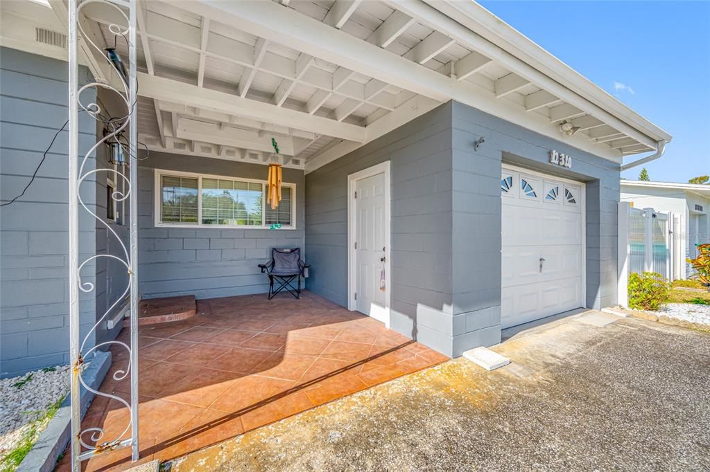 待售: $299,000 (2 贝兹, 1 浴室, 914 平方英尺)