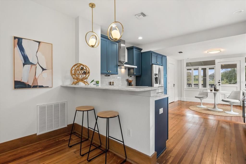 待售: $689,900 (4 贝兹, 3 浴室, 1824 平方英尺)