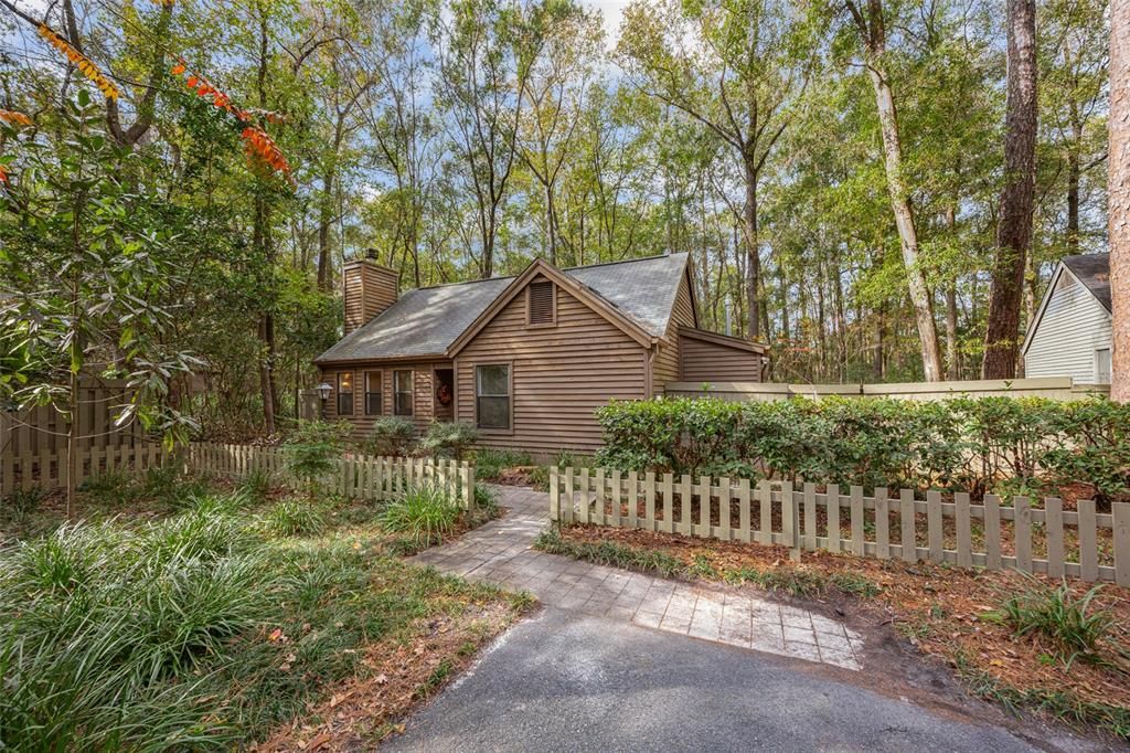 En Venta: $289,000 (2 camas, 2 baños, 1270 Pies cuadrados)