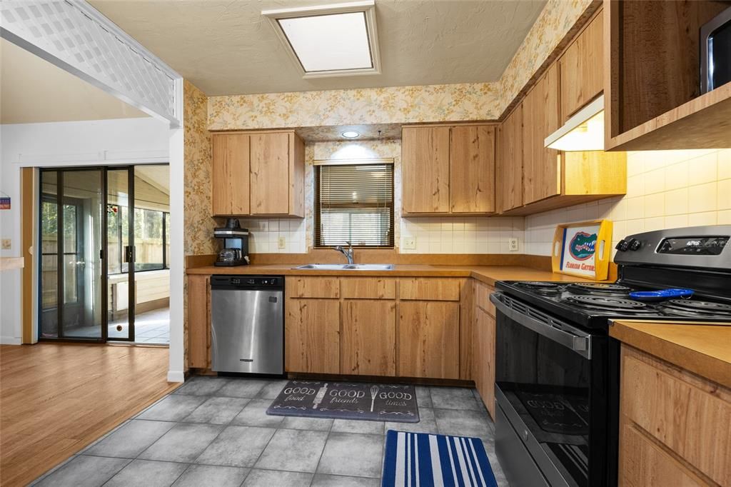 En Venta: $289,000 (2 camas, 2 baños, 1270 Pies cuadrados)