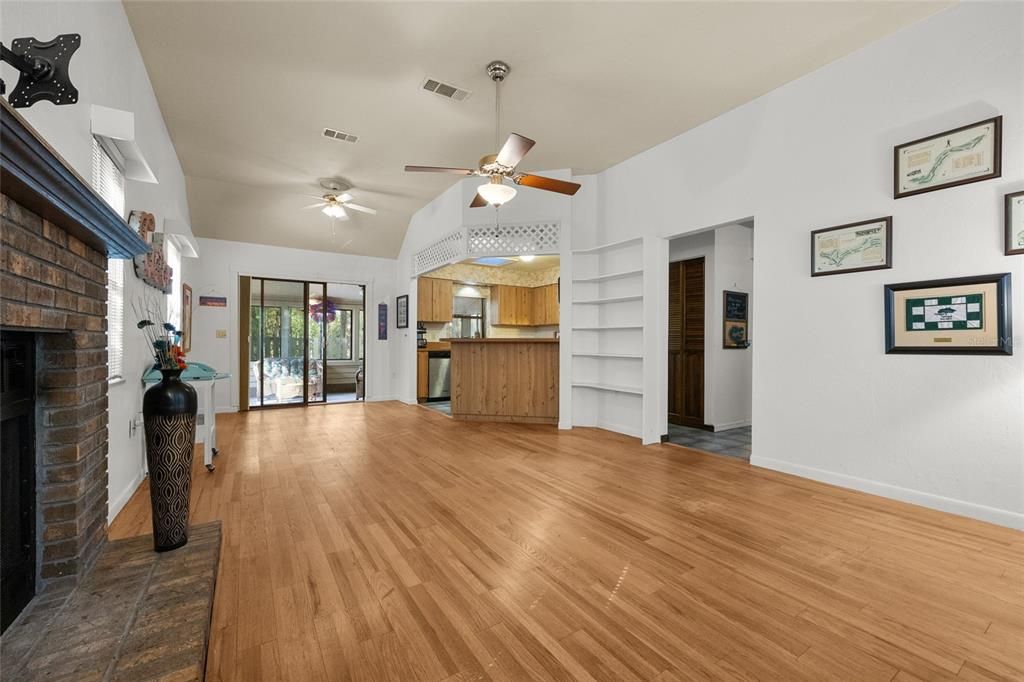 En Venta: $289,000 (2 camas, 2 baños, 1270 Pies cuadrados)