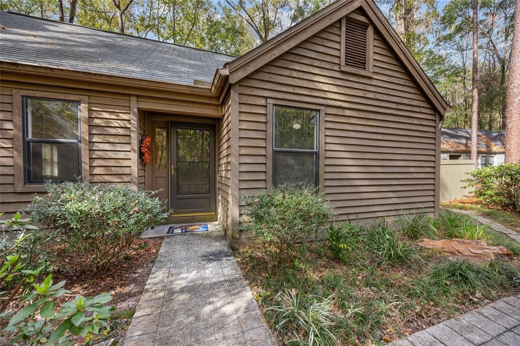 En Venta: $289,000 (2 camas, 2 baños, 1270 Pies cuadrados)