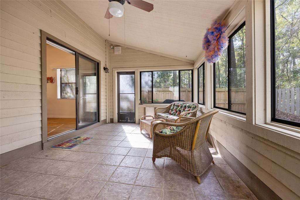 En Venta: $289,000 (2 camas, 2 baños, 1270 Pies cuadrados)