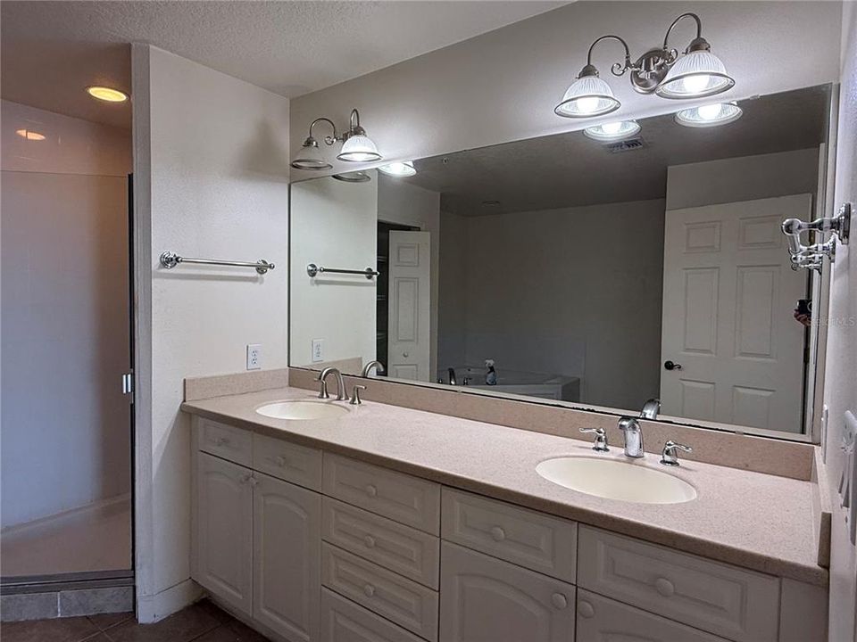 En Venta: $328,000 (3 camas, 2 baños, 1775 Pies cuadrados)