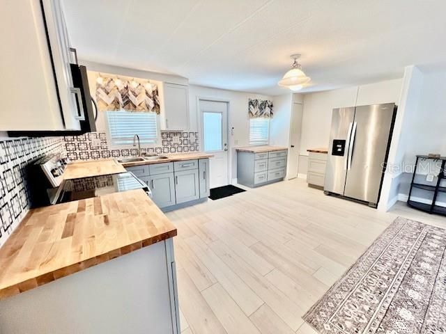 В аренду: $1,700 (2 спален, 2 ванн, 1084 Квадратных фут)