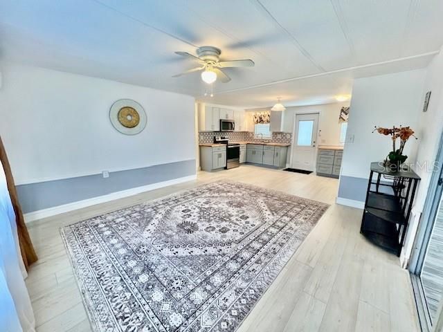 В аренду: $1,700 (2 спален, 2 ванн, 1084 Квадратных фут)