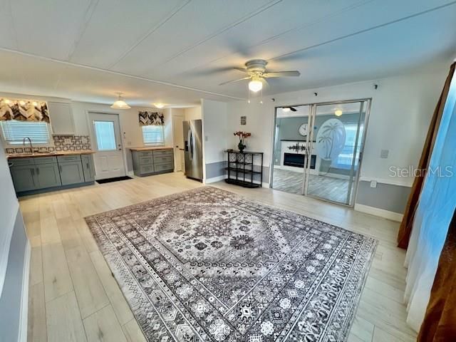 В аренду: $1,700 (2 спален, 2 ванн, 1084 Квадратных фут)