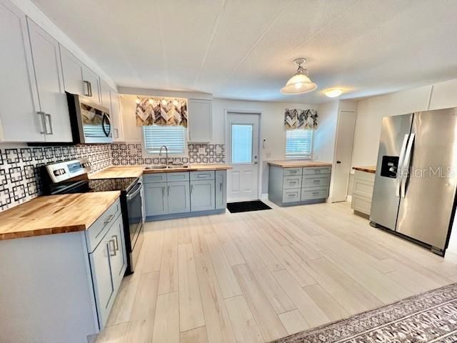 В аренду: $1,700 (2 спален, 2 ванн, 1084 Квадратных фут)