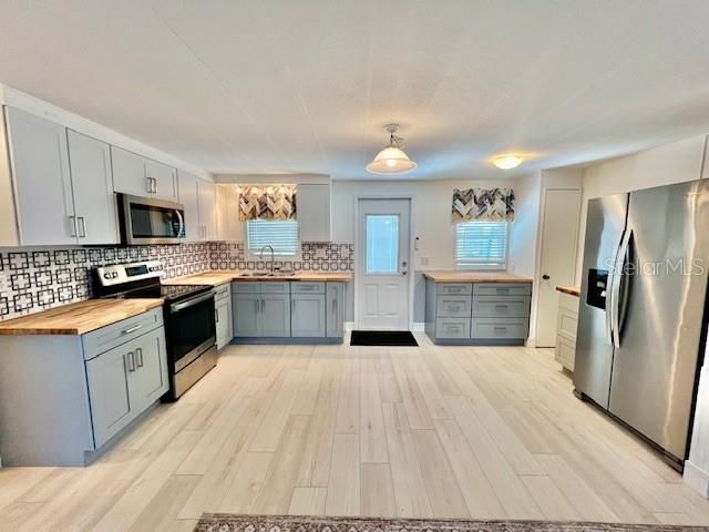 В аренду: $1,700 (2 спален, 2 ванн, 1084 Квадратных фут)