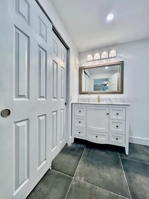 В аренду: $1,700 (2 спален, 2 ванн, 1084 Квадратных фут)