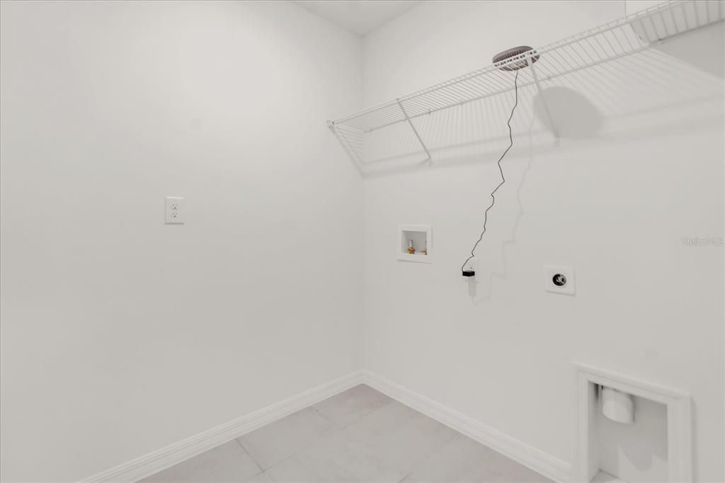 En Venta: $327,457 (4 camas, 2 baños, 1707 Pies cuadrados)