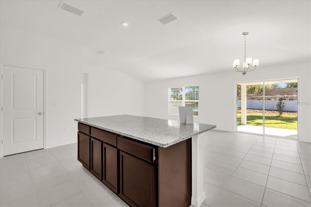 En Venta: $327,457 (4 camas, 2 baños, 1707 Pies cuadrados)