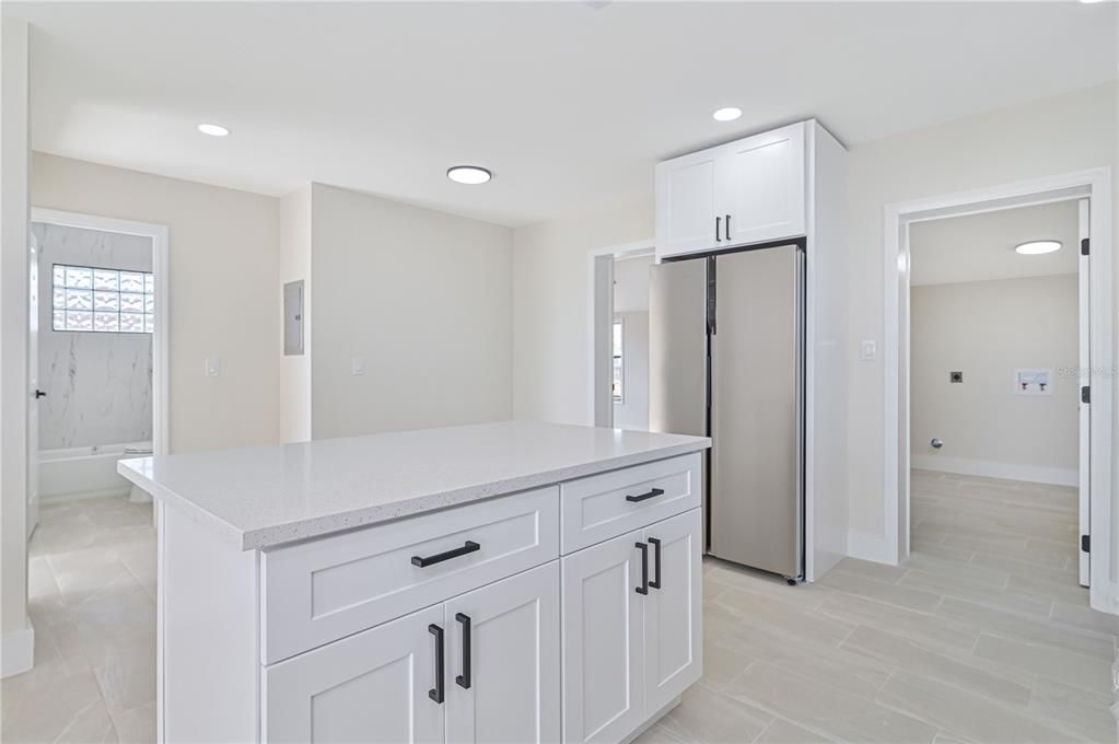 待售: $220,000 (2 贝兹, 2 浴室, 1082 平方英尺)