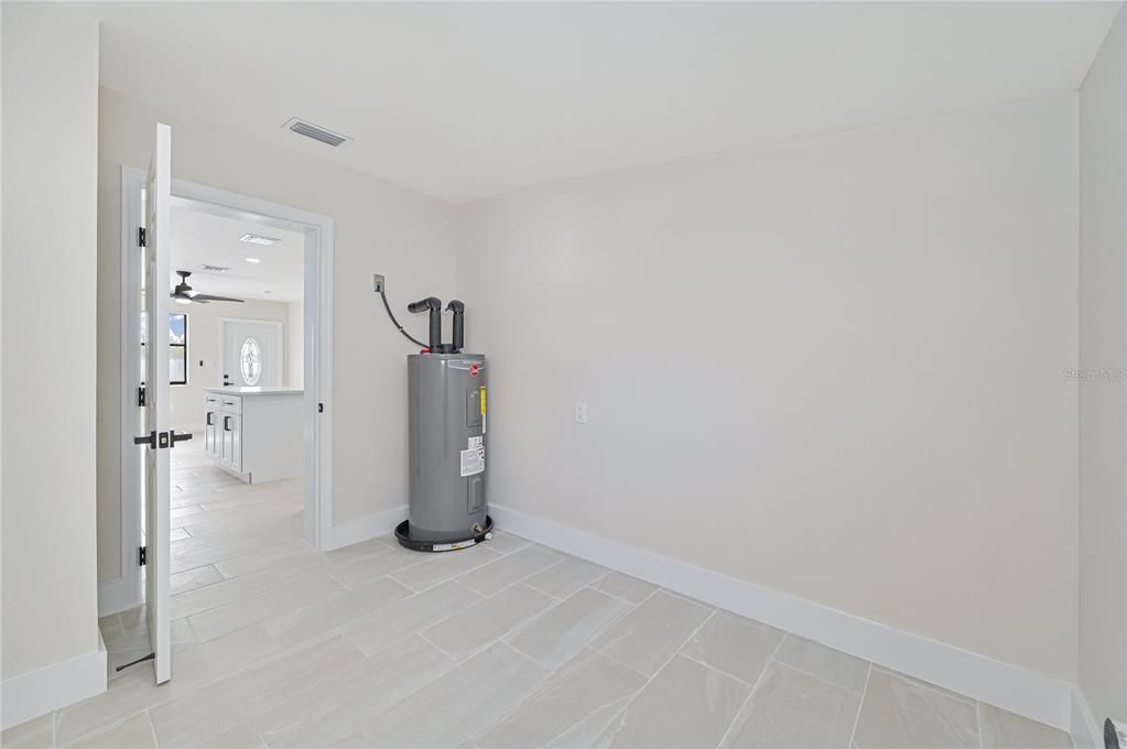 待售: $220,000 (2 贝兹, 2 浴室, 1082 平方英尺)