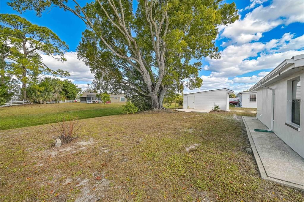 待售: $220,000 (2 贝兹, 2 浴室, 1082 平方英尺)