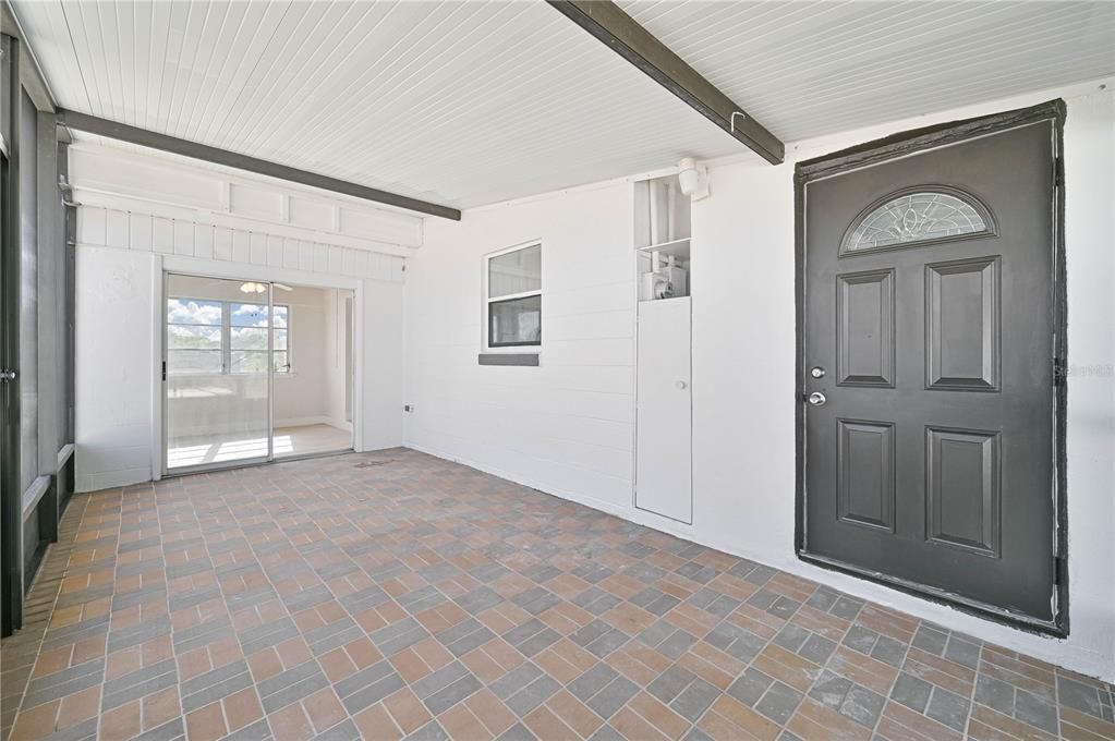 待售: $220,000 (2 贝兹, 2 浴室, 1082 平方英尺)