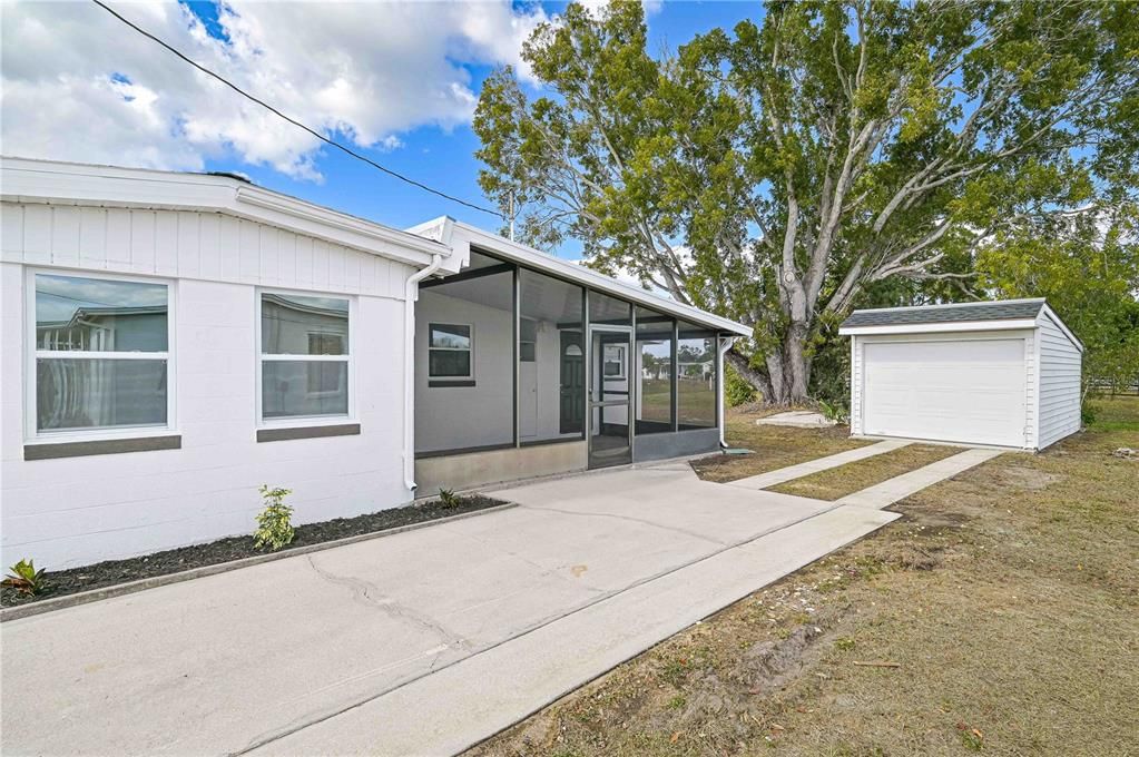 待售: $220,000 (2 贝兹, 2 浴室, 1082 平方英尺)