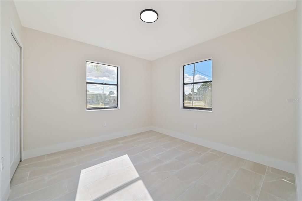 待售: $220,000 (2 贝兹, 2 浴室, 1082 平方英尺)