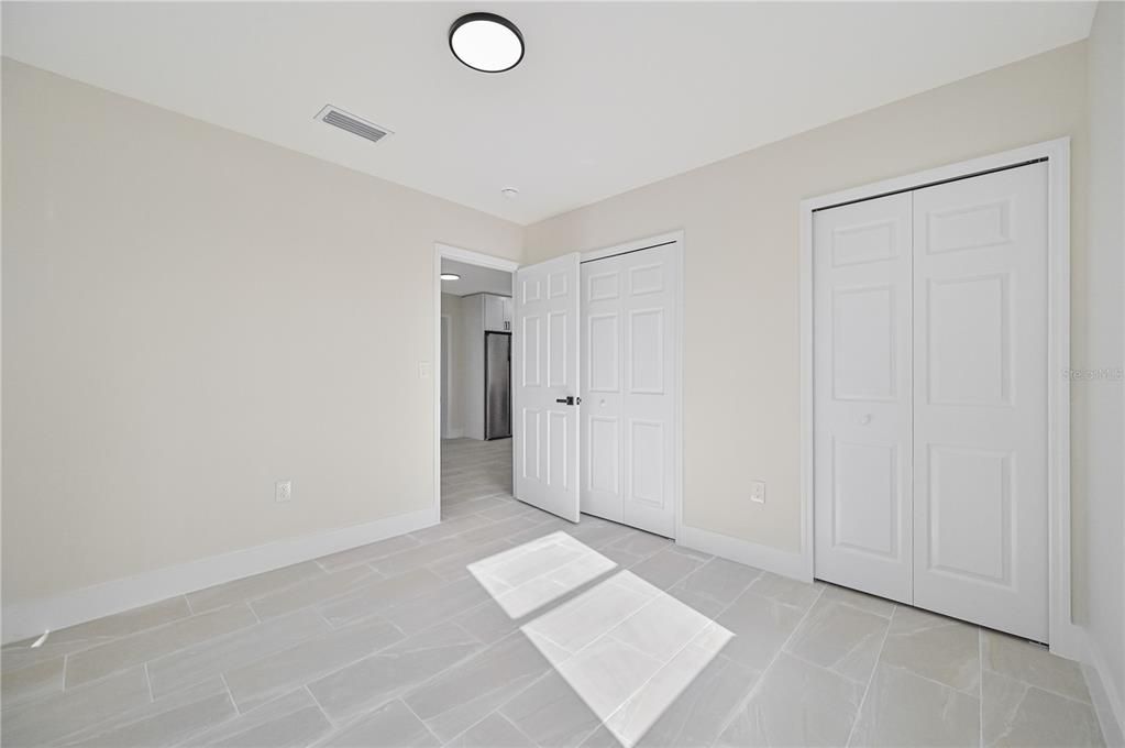 待售: $220,000 (2 贝兹, 2 浴室, 1082 平方英尺)