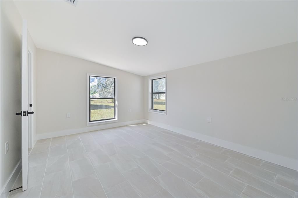 待售: $220,000 (2 贝兹, 2 浴室, 1082 平方英尺)