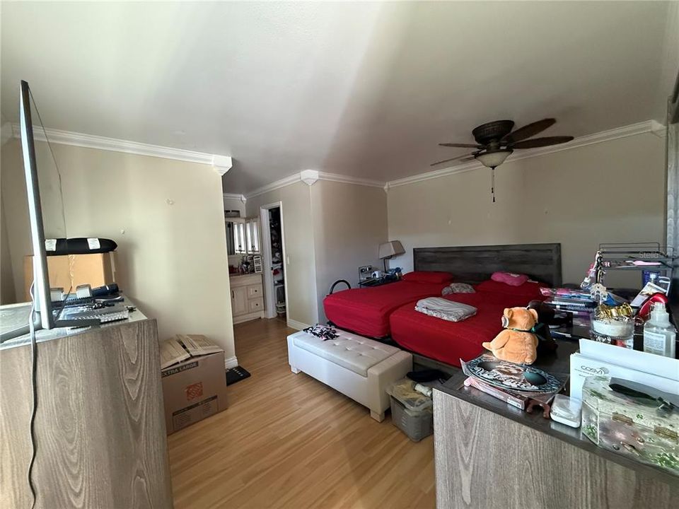 For Sale: $315,000 (3 beds, 2 baths, 1120 Square Feet)
