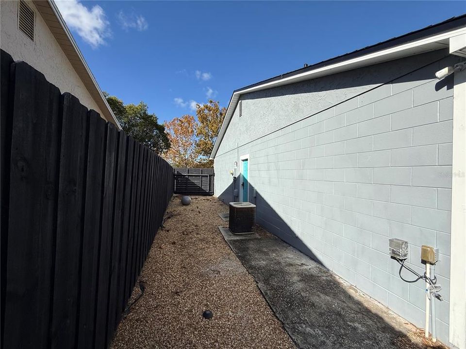 For Sale: $315,000 (3 beds, 2 baths, 1120 Square Feet)