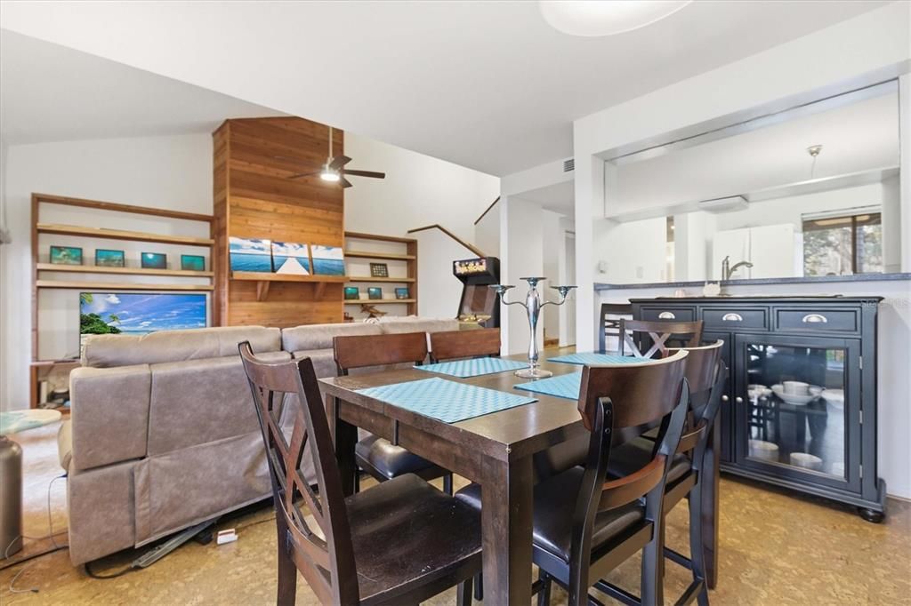 En Venta: $299,000 (3 camas, 2 baños, 1652 Pies cuadrados)