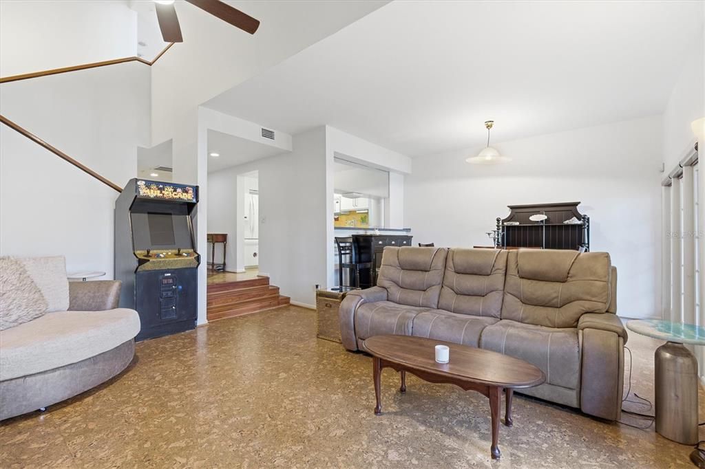 En Venta: $299,000 (3 camas, 2 baños, 1652 Pies cuadrados)