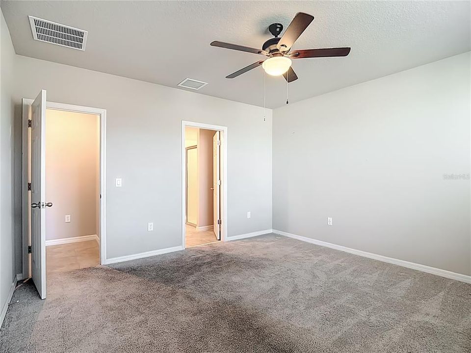 For Rent: $2,000 (4 beds, 2 baths, 1849 Square Feet)
