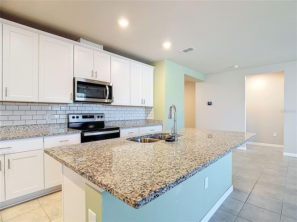 For Rent: $2,000 (4 beds, 2 baths, 1849 Square Feet)