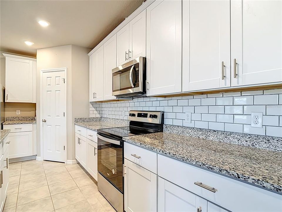 For Rent: $2,000 (4 beds, 2 baths, 1849 Square Feet)