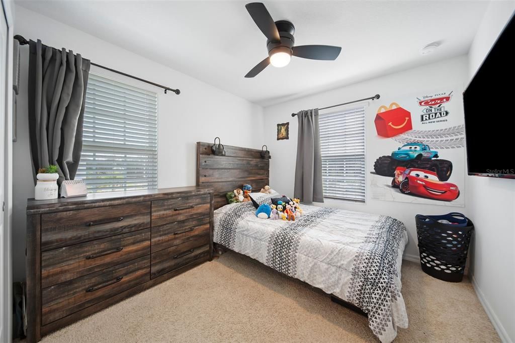 En Venta: $305,000 (3 camas, 2 baños, 1555 Pies cuadrados)