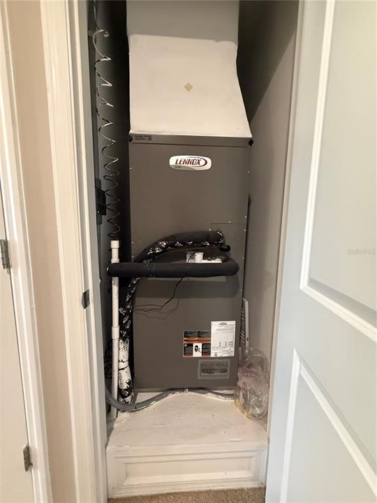 En Venta: $305,000 (3 camas, 2 baños, 1555 Pies cuadrados)