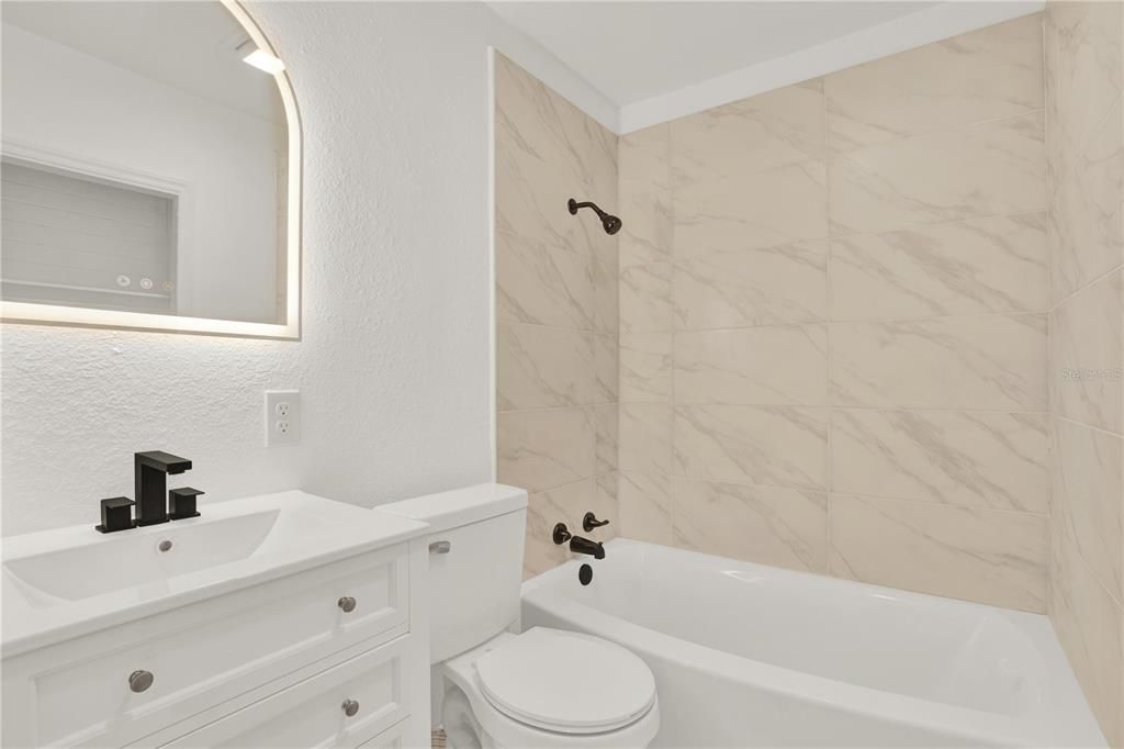 待售: $420,000 (4 贝兹, 2 浴室, 1708 平方英尺)