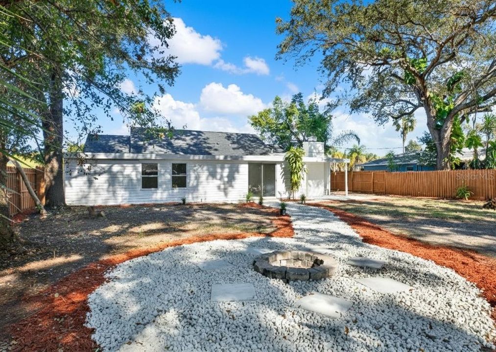 待售: $420,000 (4 贝兹, 2 浴室, 1708 平方英尺)