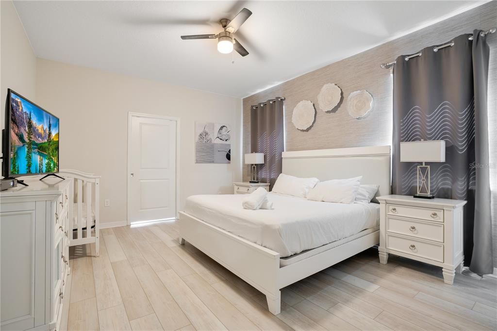 待售: $790,000 (9 贝兹, 6 浴室, 4399 平方英尺)